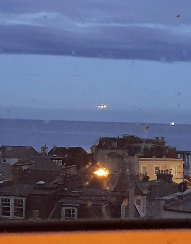 英国德文郡海边发现巨大UFO 盘旋10秒后迅速消失