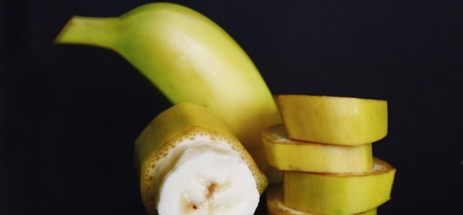 三种含钾量比香蕉多的食物：鳄梨、菠菜和红薯
