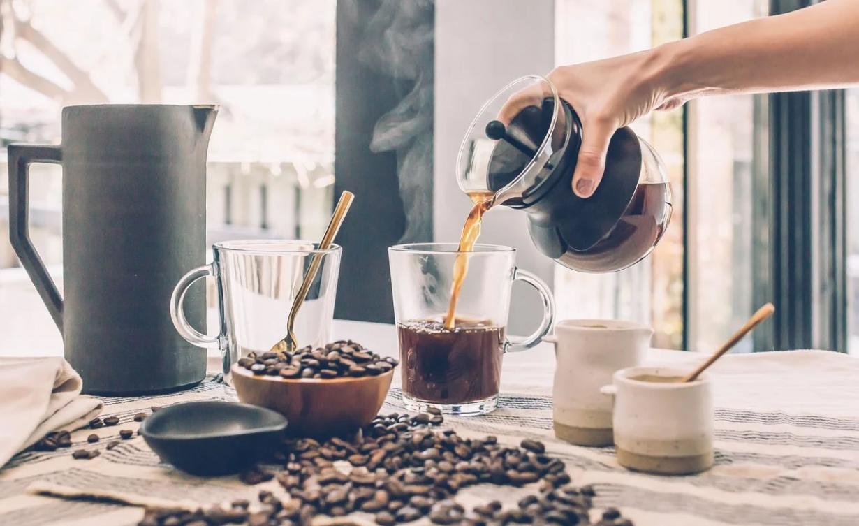 研究人员：每天饮用六杯以上的咖啡与日后患痴呆症的风险增加有关联