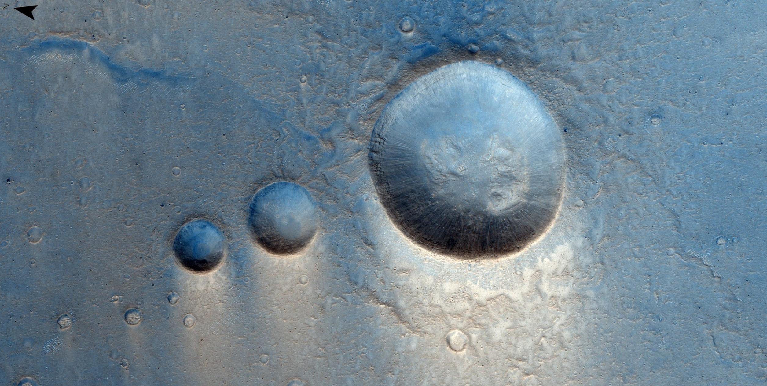 ExoMars轨道飞行器在火星Lunae Planum地区拍到撞击坑三重奏