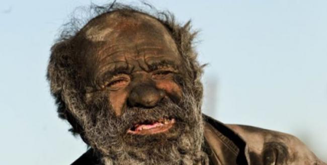 伊朗87岁老翁Amou Haji整整67年没有洗过澡 打破吉尼斯世界纪录