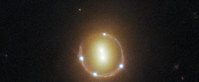 哈勃太空望远镜拍摄到令人惊叹的 “爱因斯坦环Einstein ring”