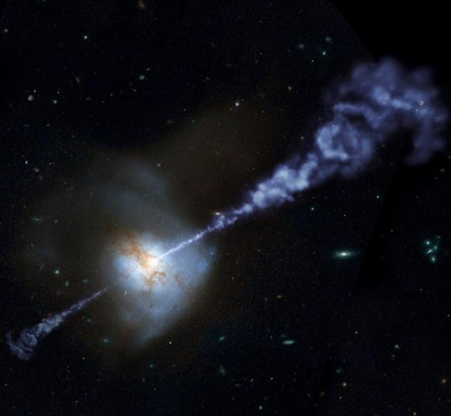 超大质量黑洞虽名为“黑”洞，但它们其实十分明亮。